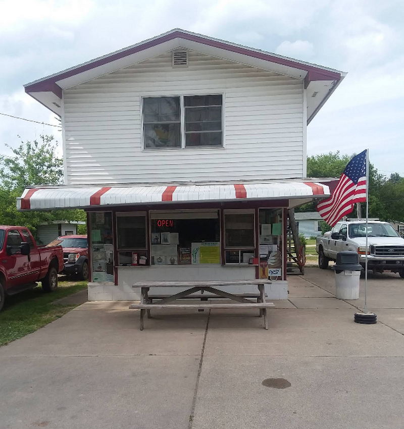 Livvys Lakeside (Daves Dairy King) - Web Listing Photo (newer photo)